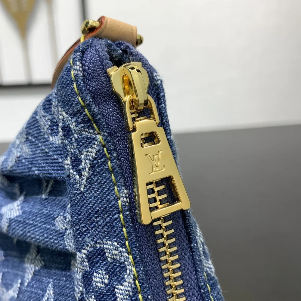 Louis Vuitton Pochette Valley Monogram Denim
